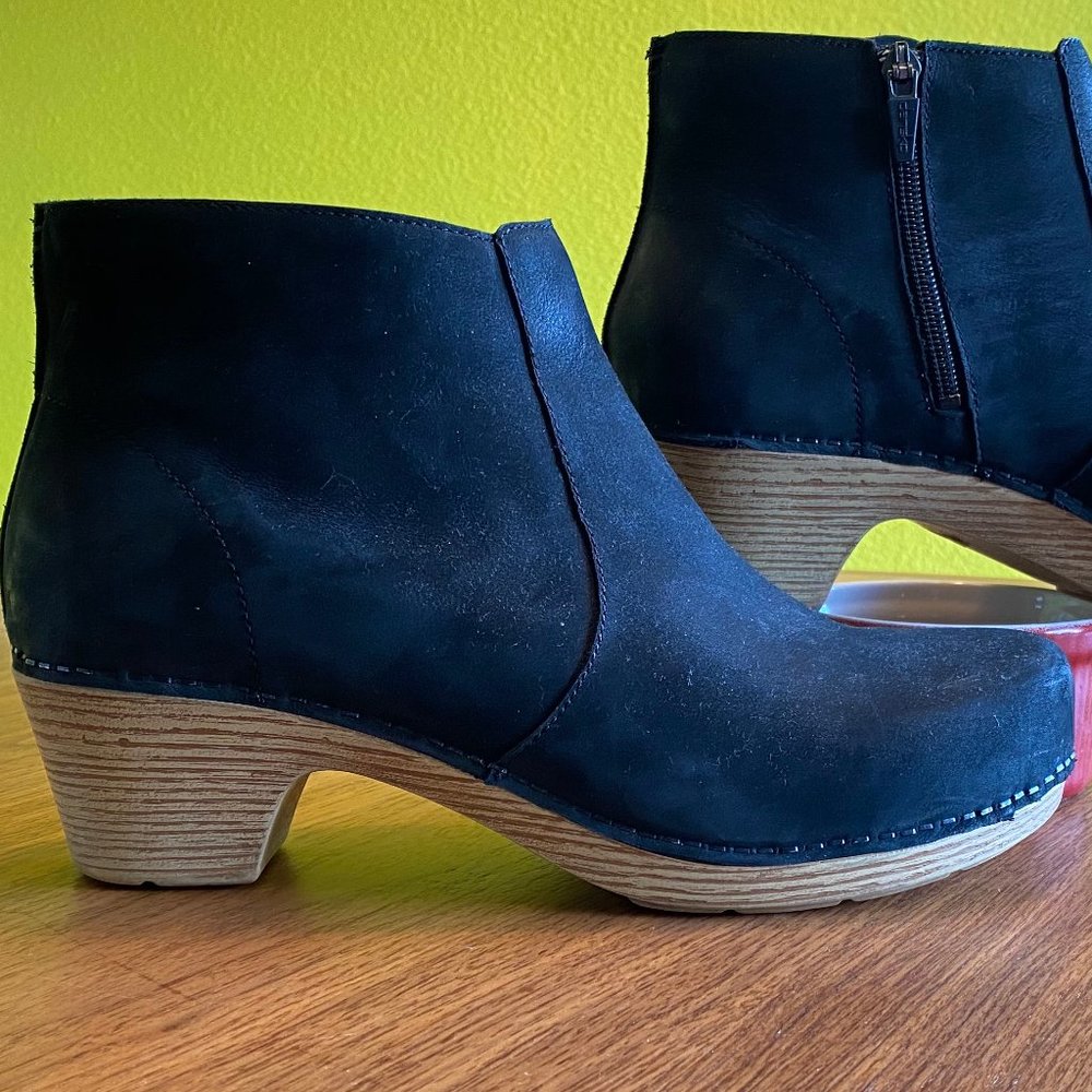 Size 41 Dansko Maria Black Bootie